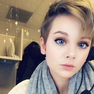 Meet your Posher, Cait